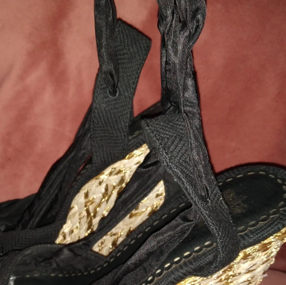 Juicy Couture vacation sandals